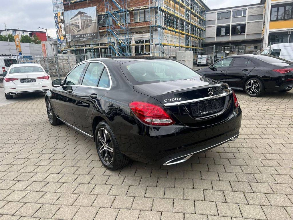Mercedes-Benz C trieda Sedan 300 d 4MATIC A/T