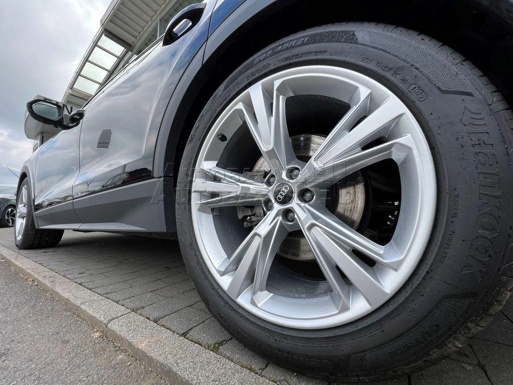 Audi Q8 55 TFSI mHEV quattro tiptronic