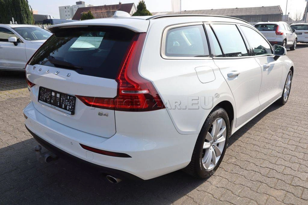 Volvo V60 B4 Momentum A/T
