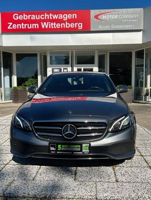 Mercedes-Benz E trieda Sedan 300 d A/T