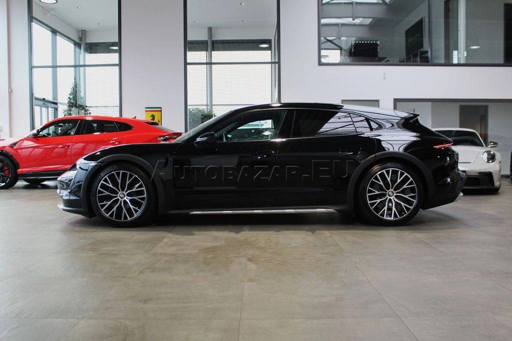 Porsche Taycan CROSS TURISMO 4
