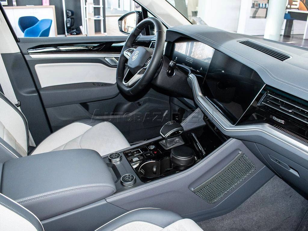 Volkswagen Touareg Elegance 3.0 V6 eHybrid 4MOTION