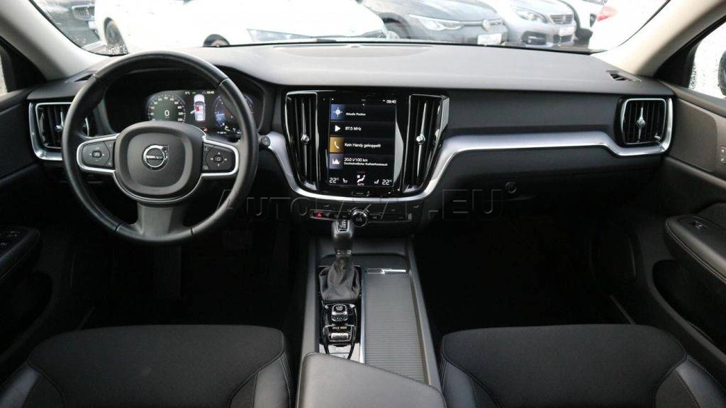 Volvo V60 D4 Momentum Pro A/T