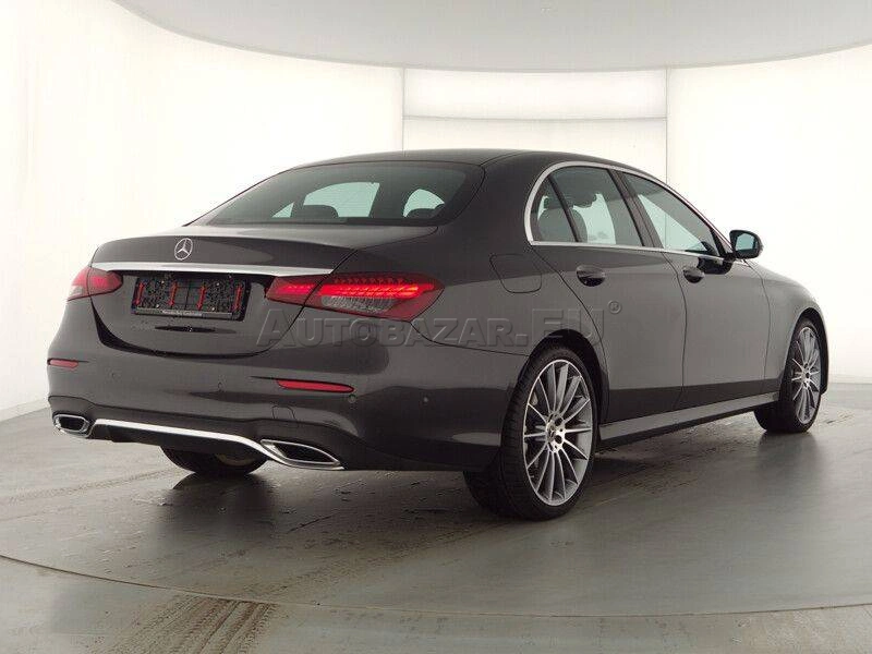 Mercedes-Benz E trieda Sedan 300 d mHEV 4MATIC A/T