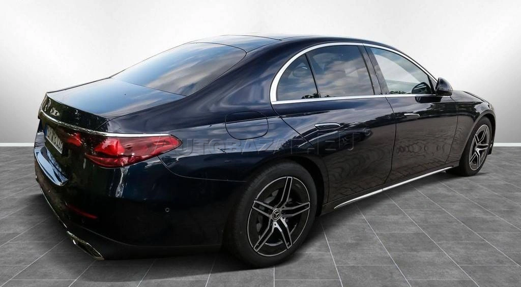 Mercedes-Benz E trieda Sedan Mercedes Benz  220d A/T