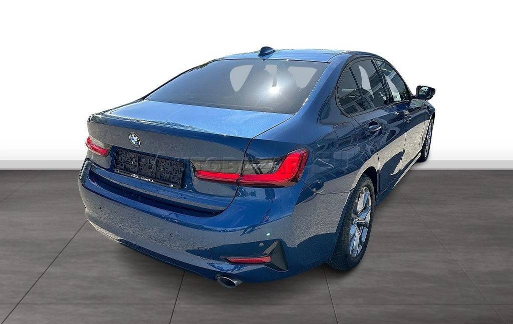 BMW Rad 3 330d mHEV A/T