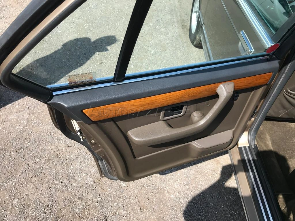 BMW 733i 1984 na predaj – fotografia 14