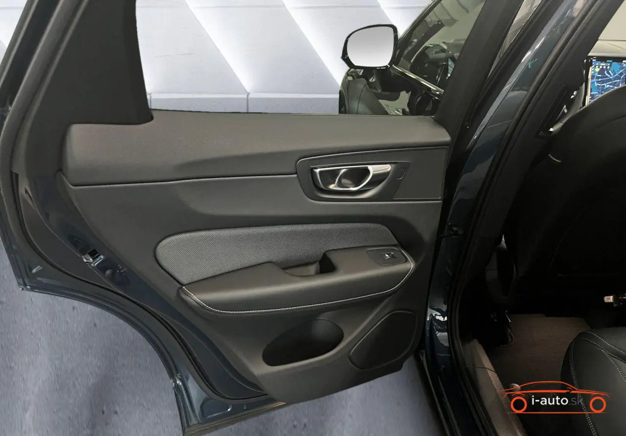 Volvo XC60 2023 na predaj – fotografia 18