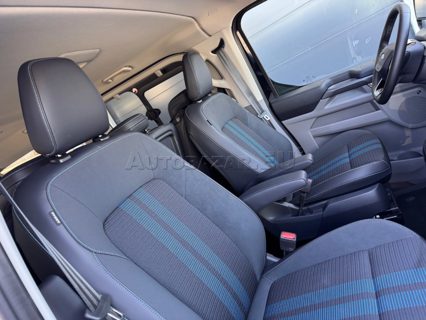 Ford Tourneo Custom 2025 na predaj – fotografia 12