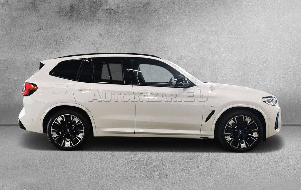 BMW iX3 A/T