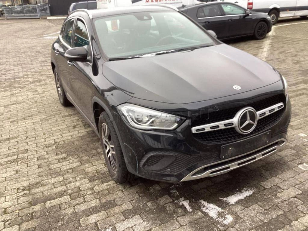 Mercedes-Benz GLA 200 d A/T