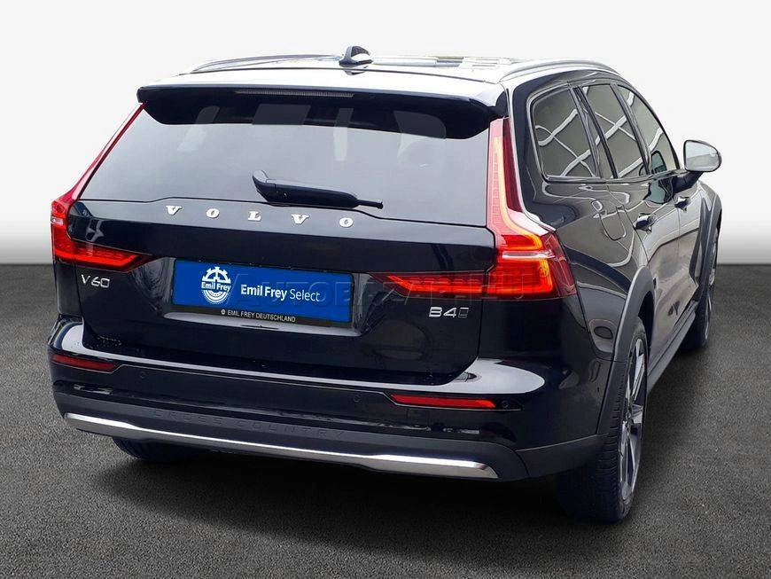 Volvo V60 CC B4 mHEV Plus A/T AWD