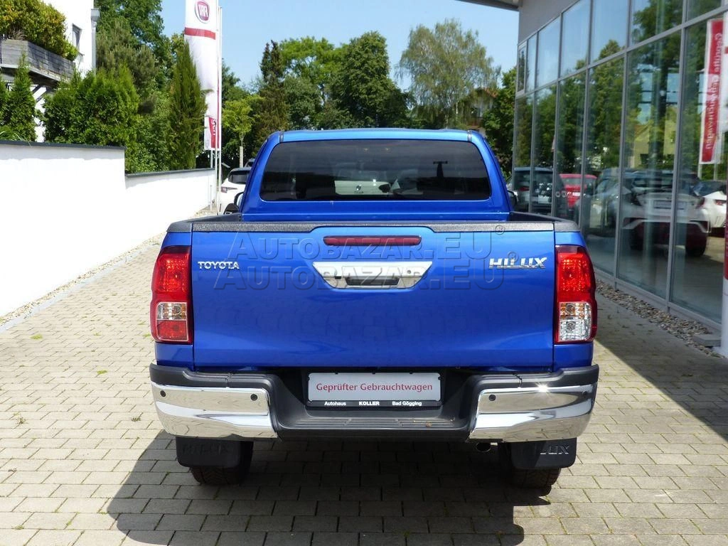 Toyota Hilux DC 2.4 I D-4D Active 4x4 A/T