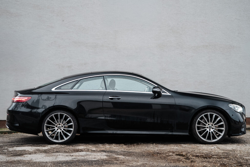 Mercedes E trieda Coupé