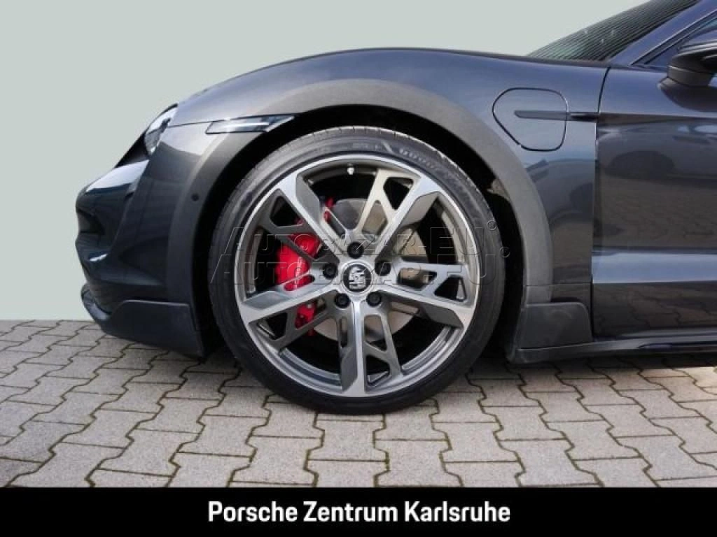 Porsche Taycan 4S Cross Turismo