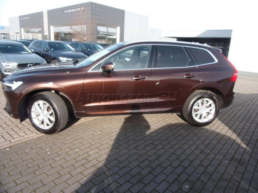 Volvo XC60 B4 Momentum Pro AWD A/T