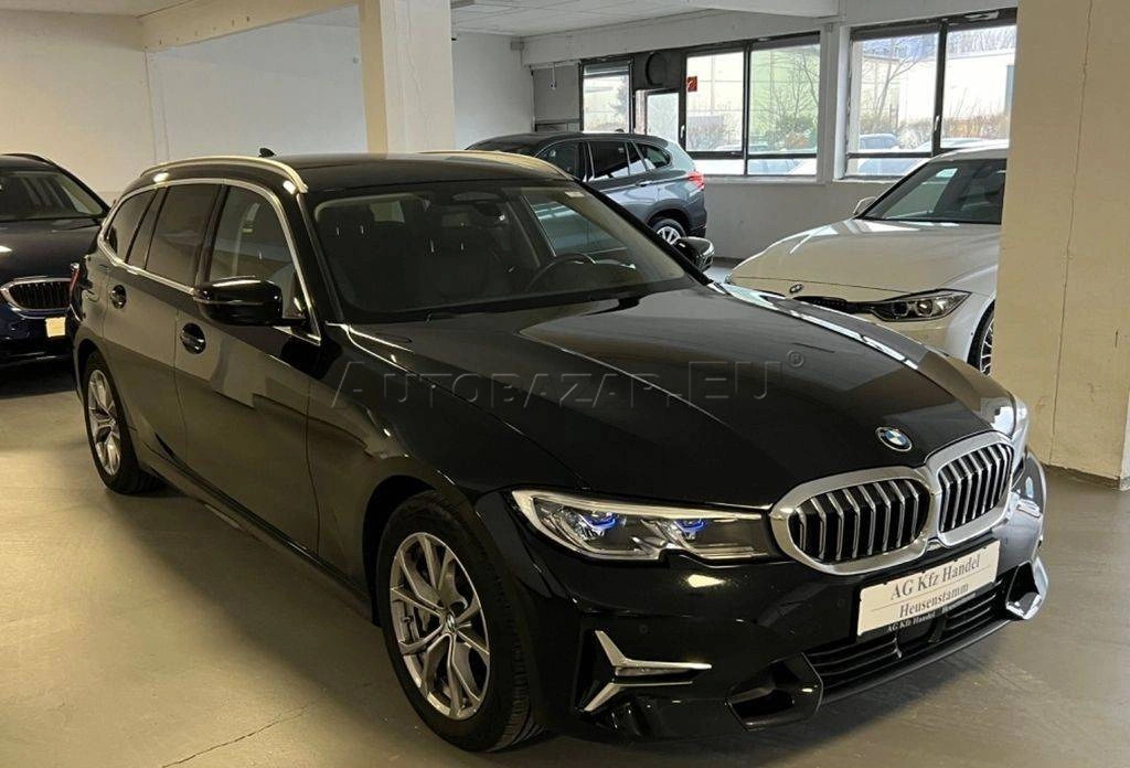 BMW Rad 3 Touring 330d  xDrive A/T