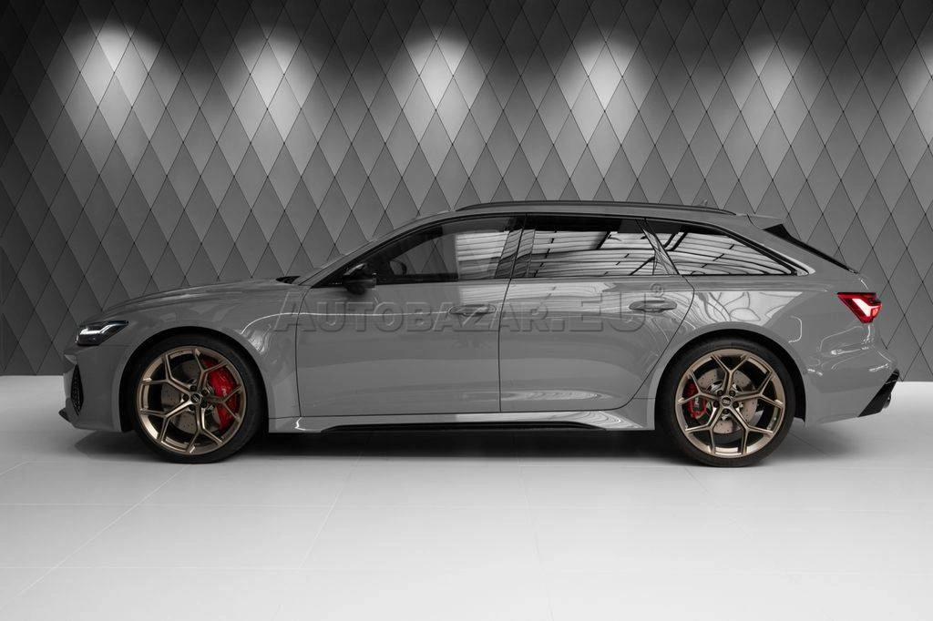 Audi RS6 Avant Performance quattro