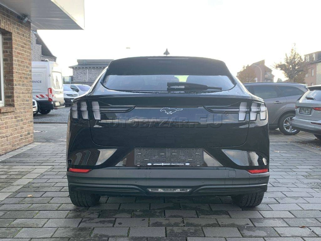 Ford Mustang Mach-E 75,7kWh RWD STD