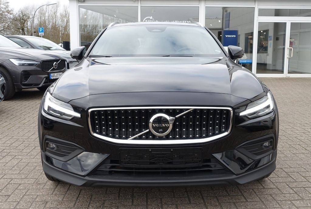 Volvo V60 Cross Country Plus B4 AWD