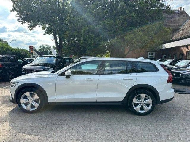 Volvo V60 CC B4 mHEV Cross Country  A/T AWD