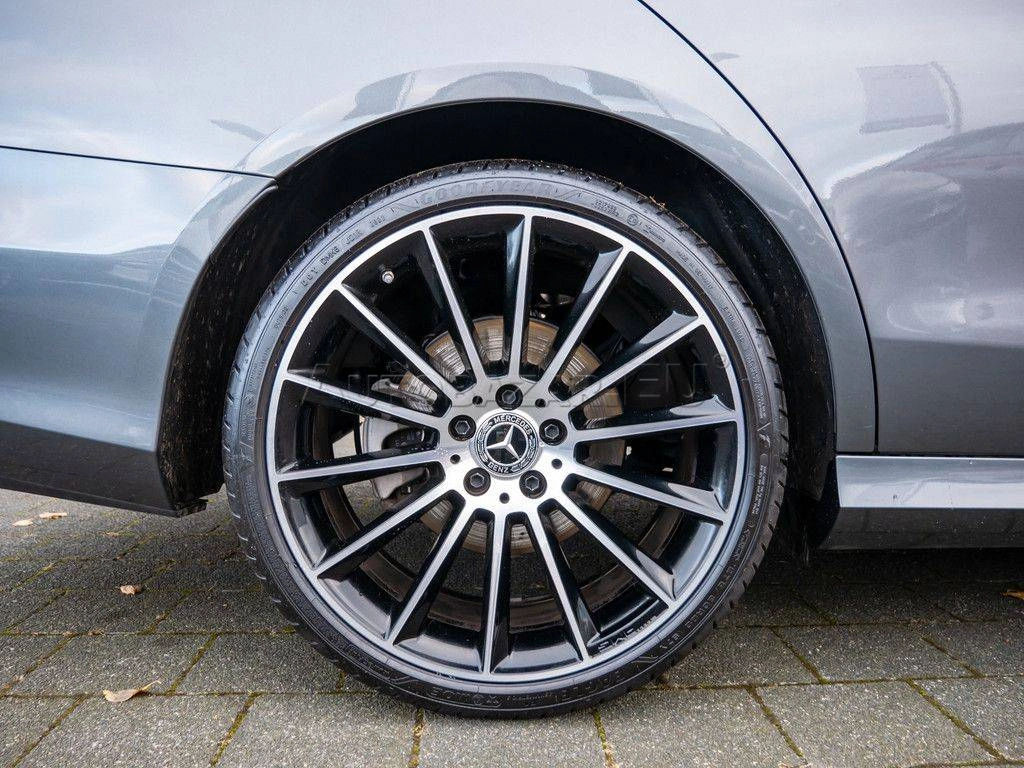 Mercedes-Benz E trieda Sedan 300 d mHEV 4MATIC A/T