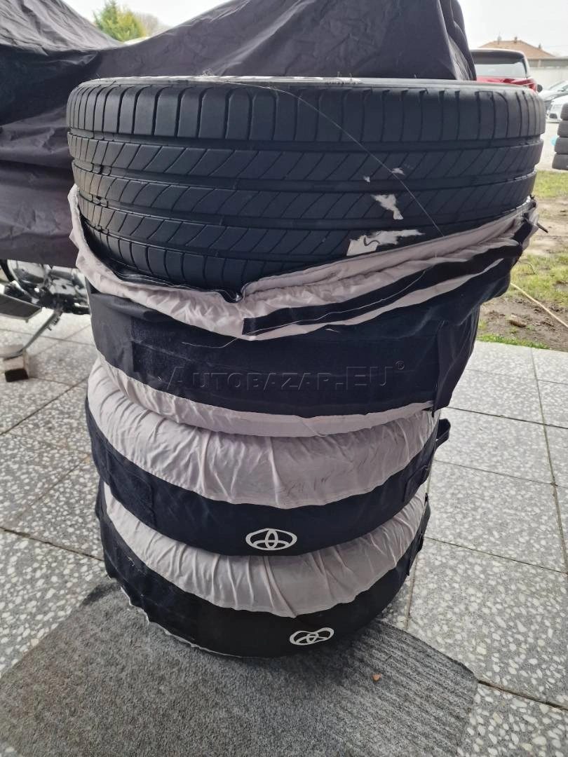 5x114,3 R18 orig. TOYOTA + 225/50 R18 Michelin