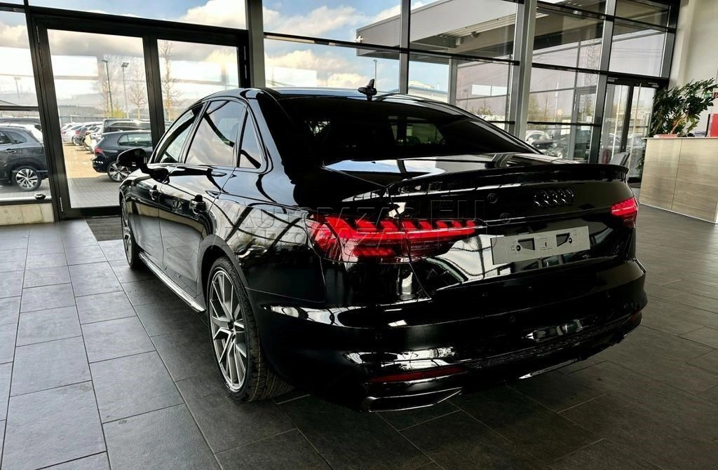 Audi A4 40 2.0 TFSI mHEV S line S tronic