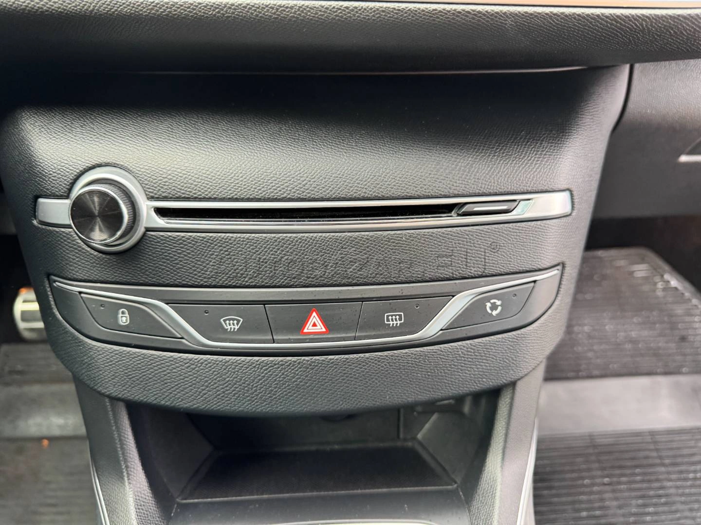 Peugeot 308 2020 na predaj – fotografia 27