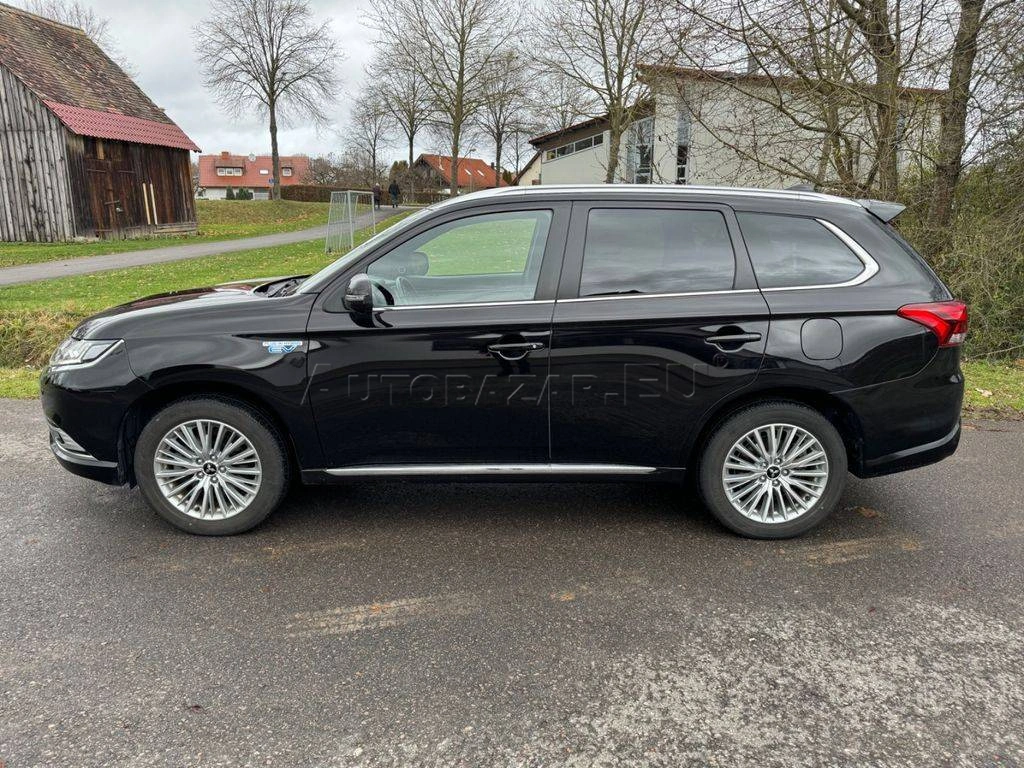 Mitsubishi Outlander 2.4 PHEV A/T