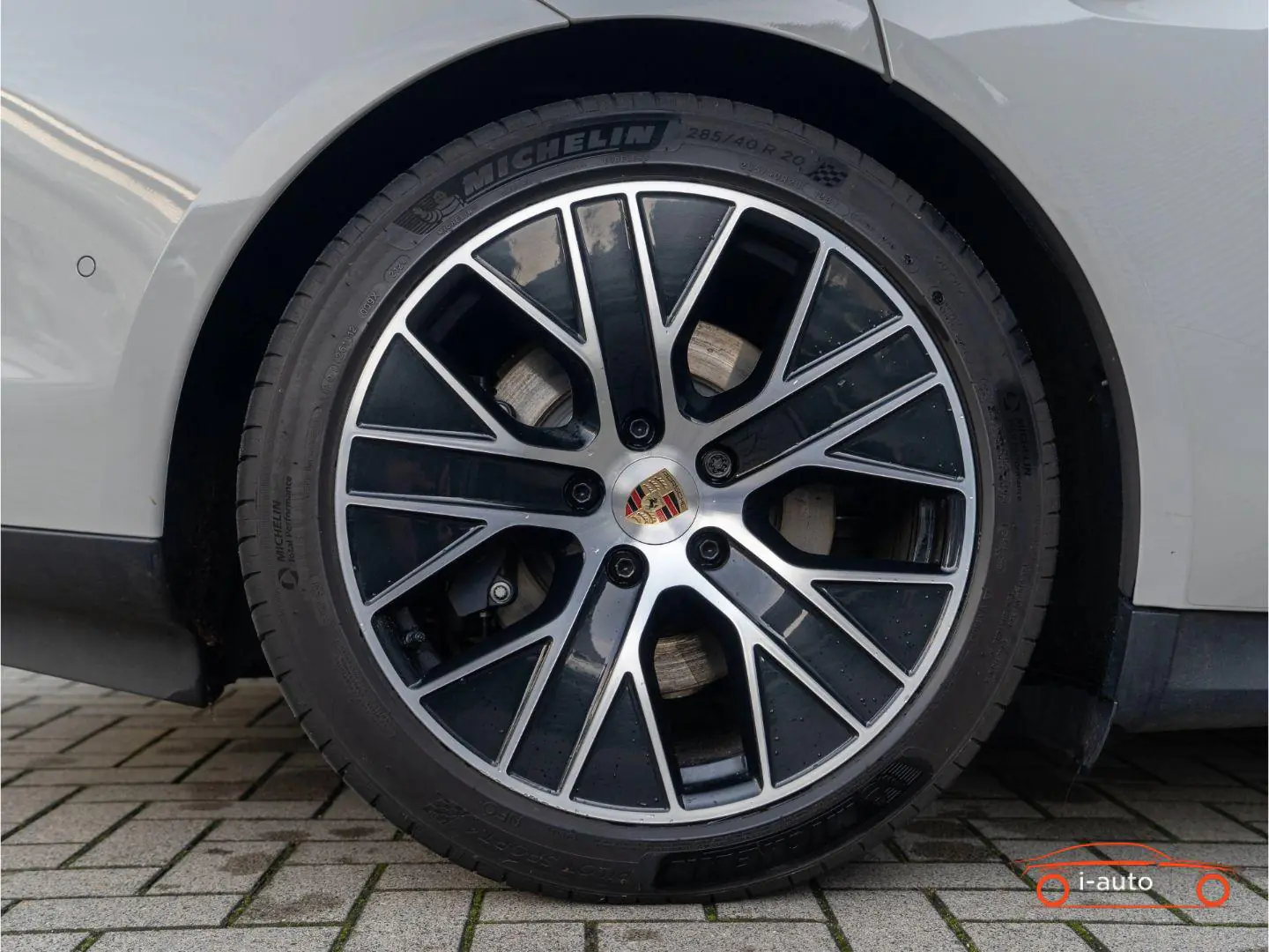 Porsche Taycan 2025 na predaj – fotografia 23