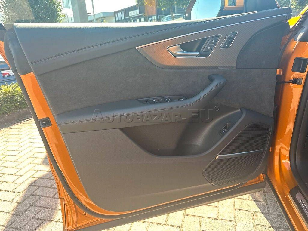 Audi Q8 RS  TFSI mHEV quattro tiptronic