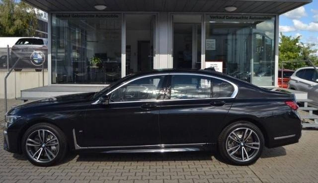 BMW Rad 7 750i xDrive A/T