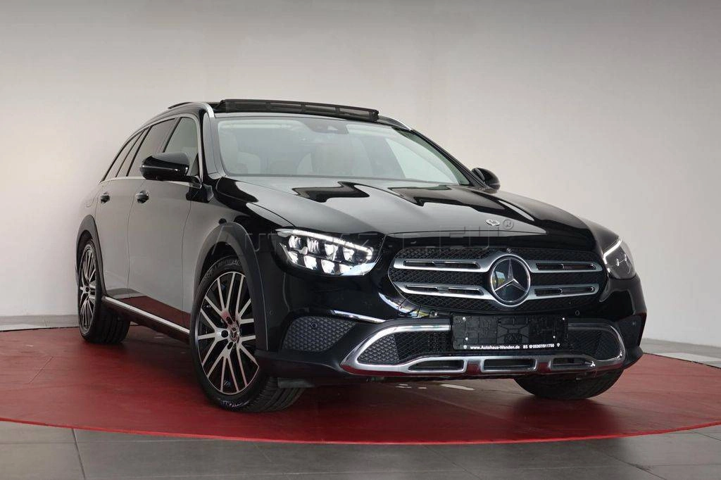 Mercedes-Benz E trieda Kombi Mercedes Benz  220 d 4Matic T All-Terrain