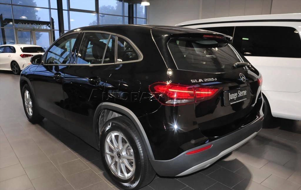 Mercedes-Benz GLA 200 d A/T