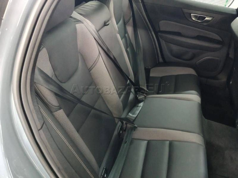 Volvo V60 CC B4 mHEV Plus A/T AWD