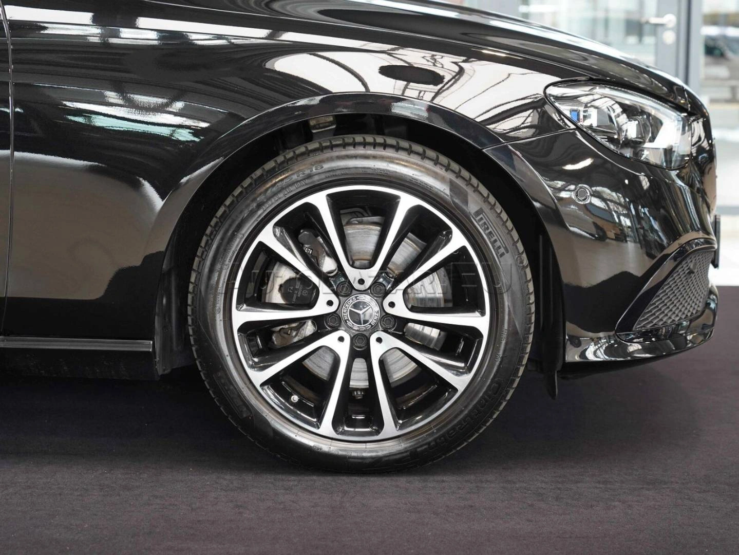 Mercedes-Benz E trieda Kombi 300 d mHEV 4MATIC A/T