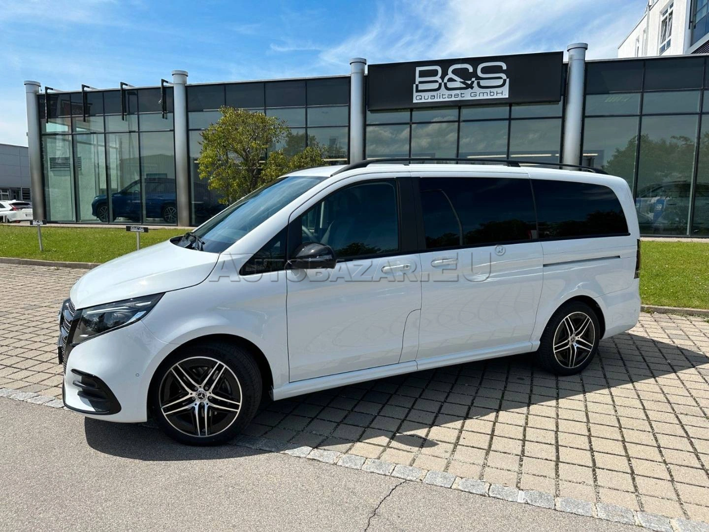 Mercedes-Benz V trieda 300 d 4M AMG lang