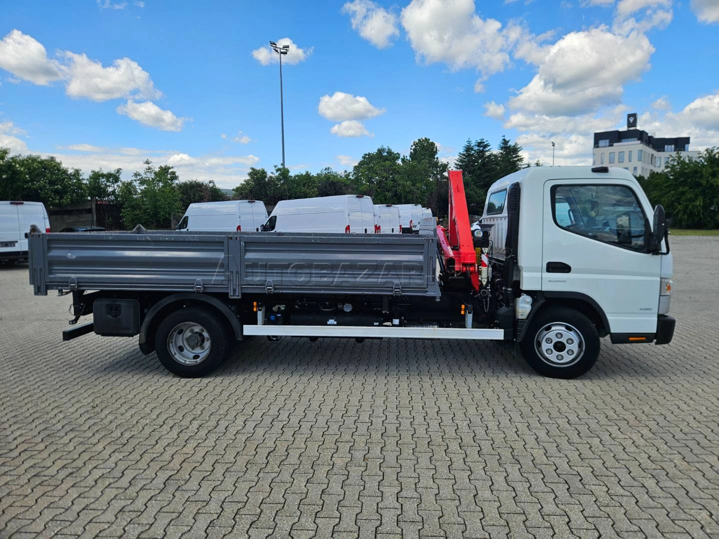 Mitsubishi Canter (40) Sklápač s hydraulickou rukou.