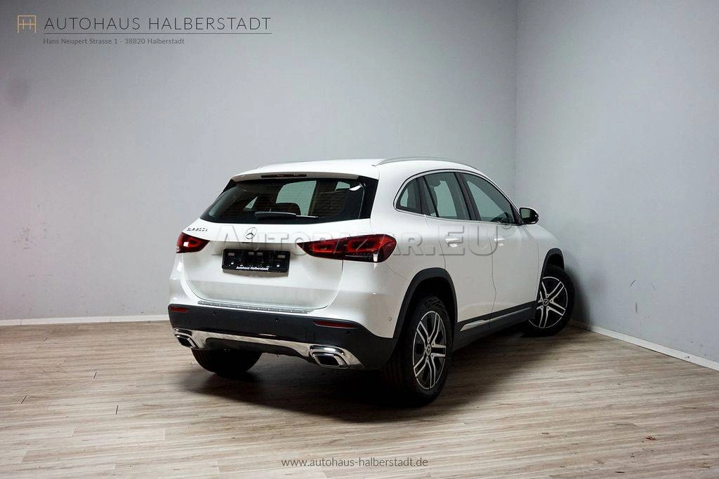 Mercedes-Benz GLA 200 d A/T