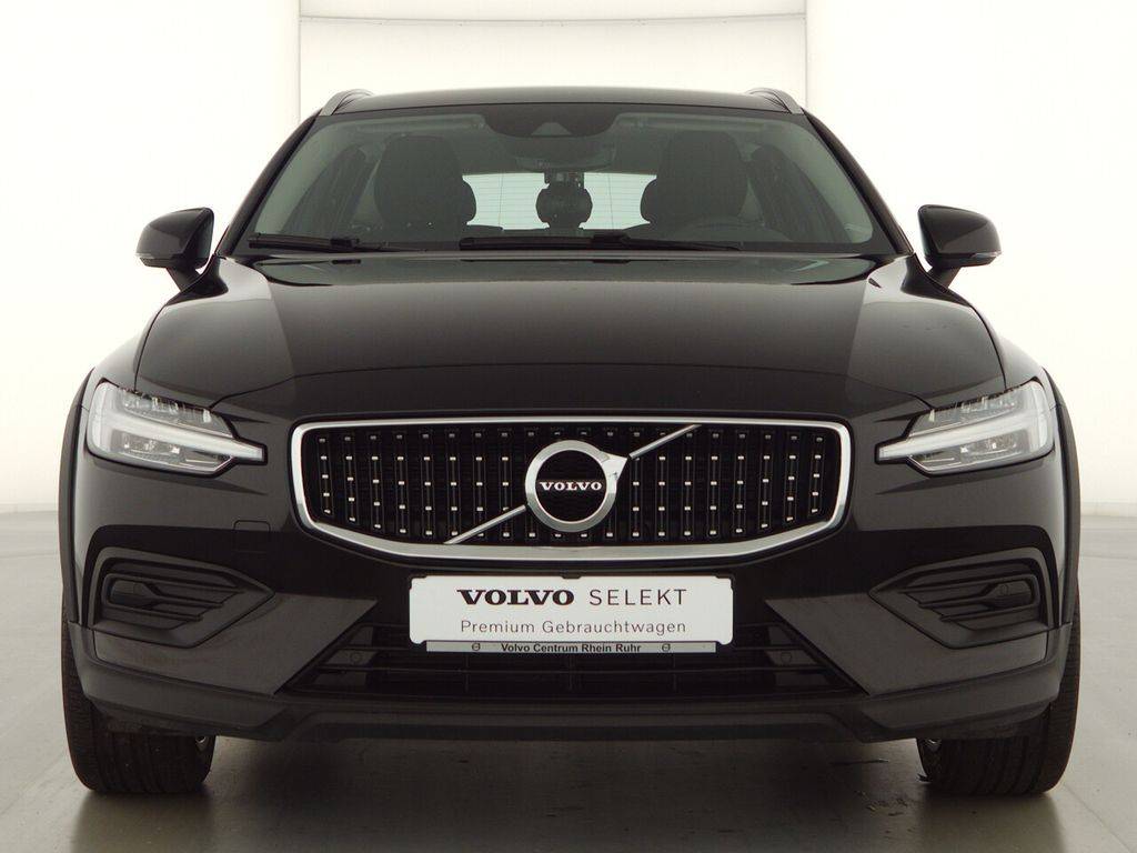 Volvo V60 Cross Country Pro AWD