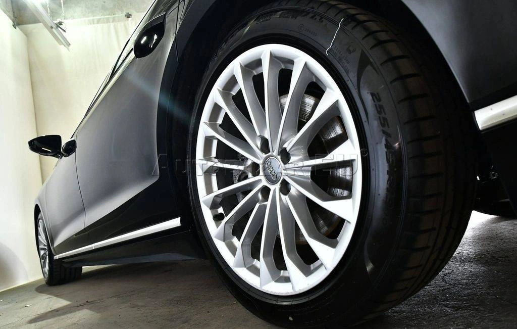 Audi A8 Long 60 3.0 TFSIe V6 quattro tiptronic