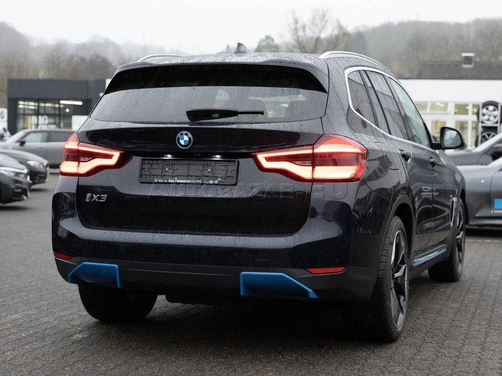 BMW iX3 A/T
