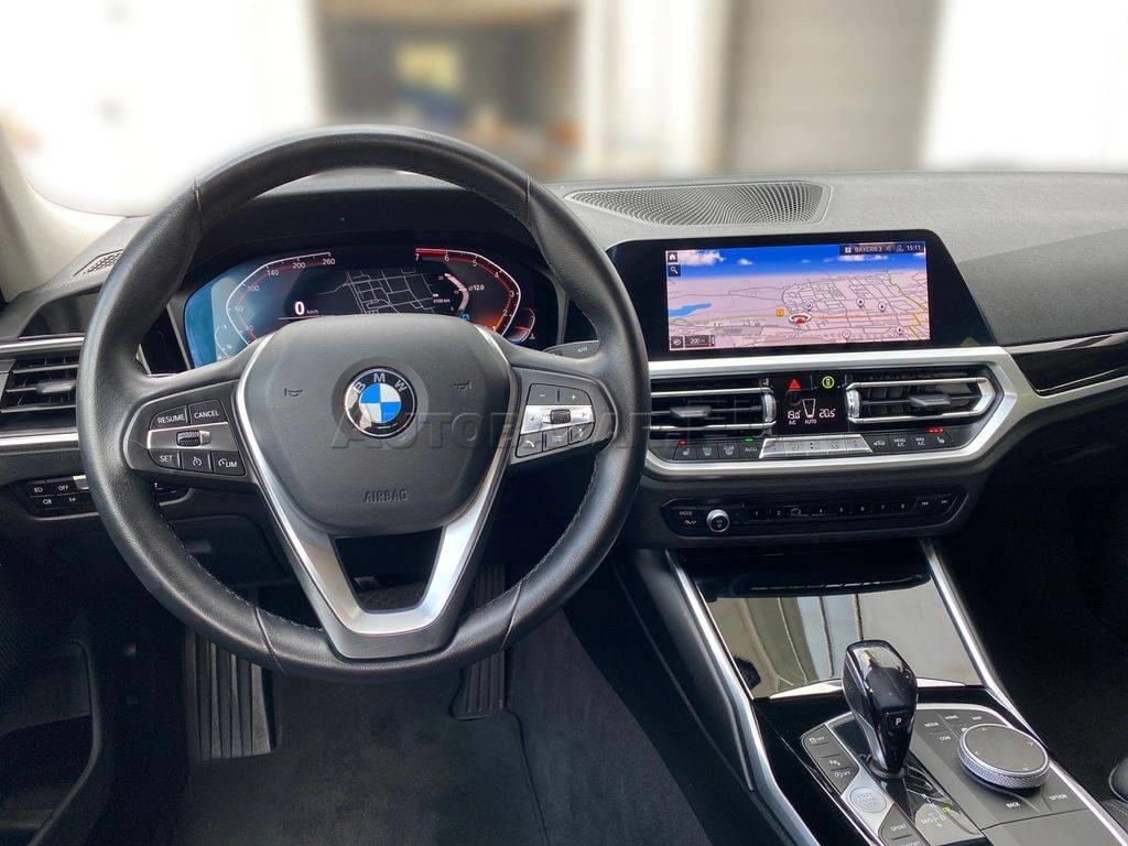 BMW Rad 3 330i A/T