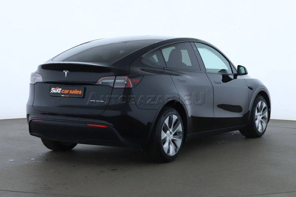 Tesla Model Y Long Range