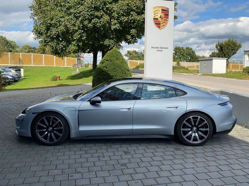Porsche Taycan 4S