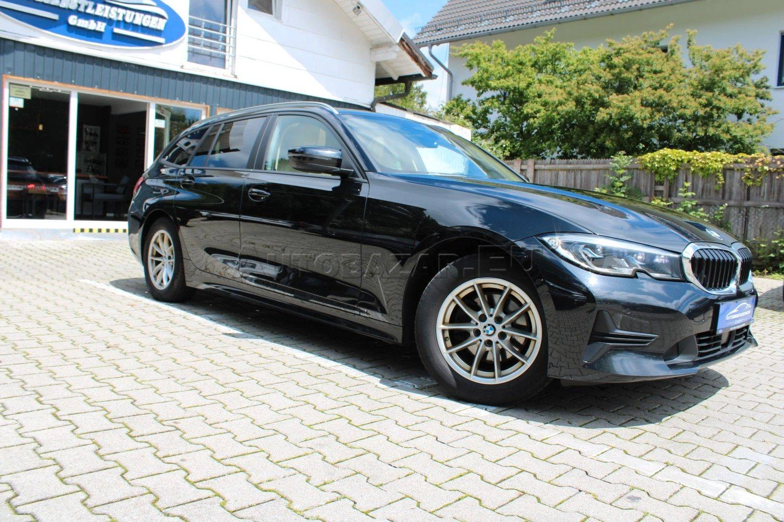 BMW Rad 3 Touring 320i  A/T