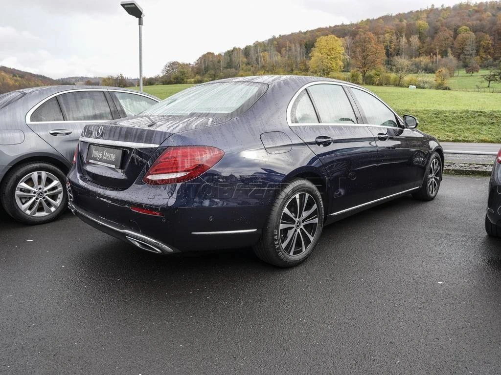 Mercedes-Benz E trieda Sedan 300 d A/T