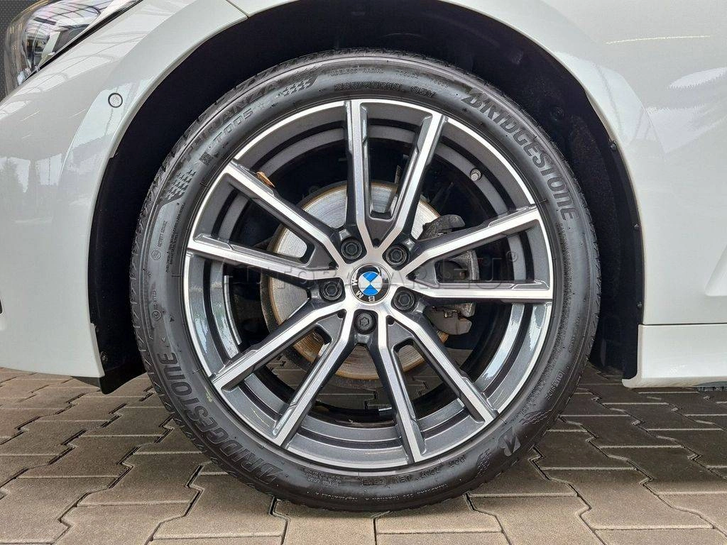 BMW Rad 3 Touring 320d  A/T