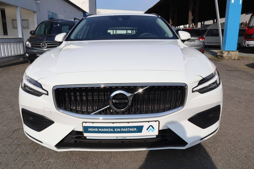 Volvo V60 B4 Momentum A/T